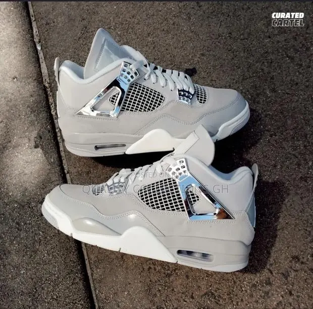 Jordan 4 Retro Frozen Moment · Photo 1