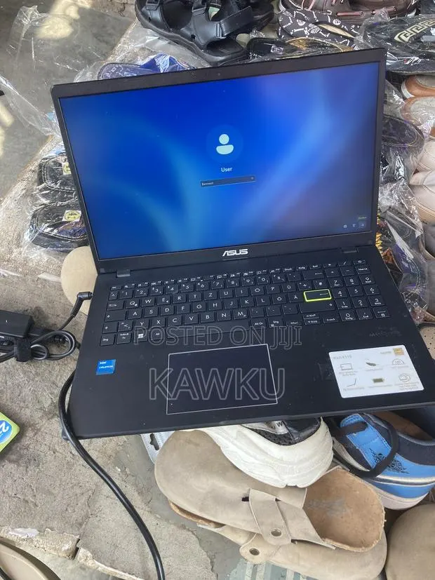 Laptop Asus 4GB Intel Celeron eMMC 128GB · Photo 1