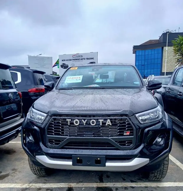 New Toyota Hilux Active (Diesel) 2026 Black · Photo 1