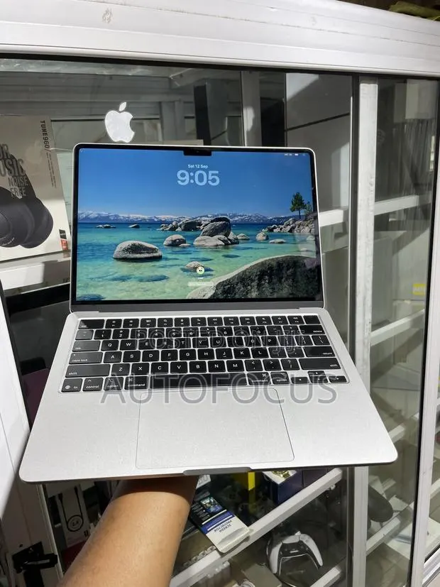 Laptop Apple MacBook Air 2024 M3 16GB Apple M3 SSHD (Hybrid) 256GB · Photo 1