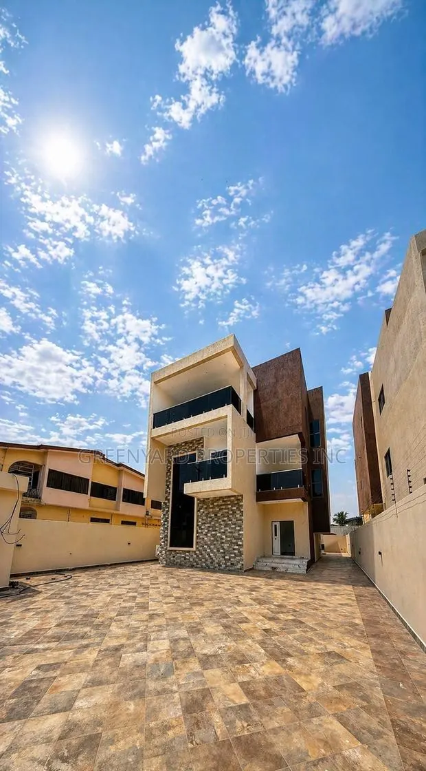 7bdrm Mansion in A&C Mall, East Legon for rent · Photo 1