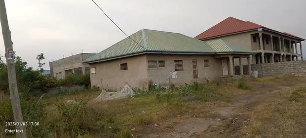 3bdrm Bungalow in Akamanzo for Sale · Photo 1