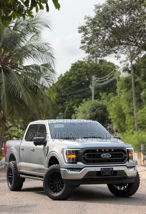 Ford F-150 XLT 2023 Silver