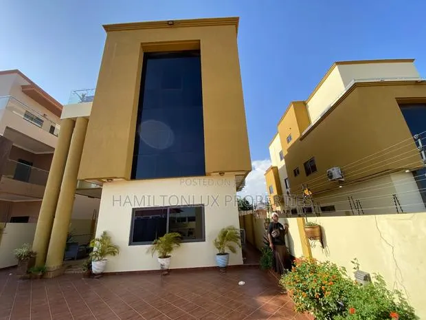 Furnished 5bdrm Mansion in East Legon, A&C Mall Area for rent · Photo 1