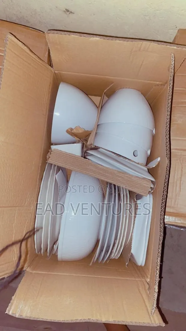 40 To 50 Pieces Ceramic Set · Photo 1