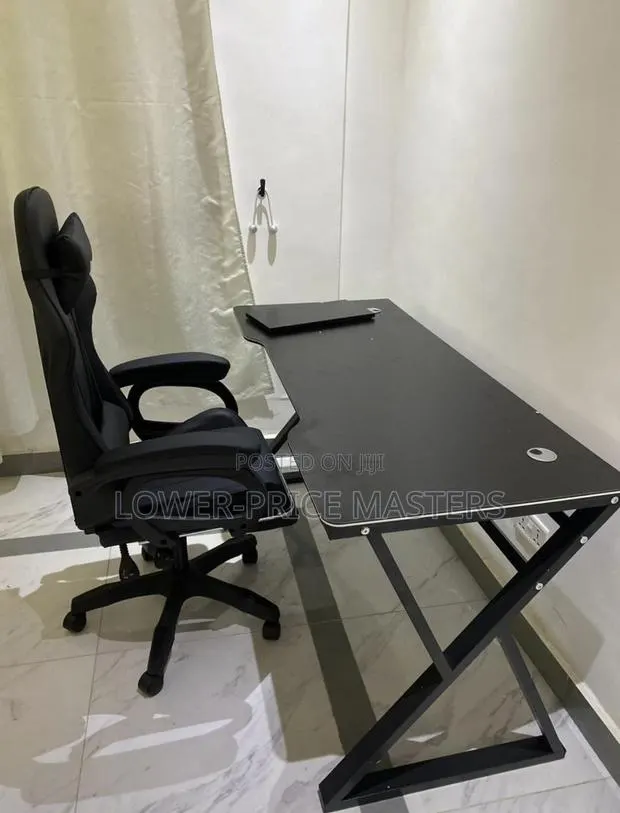 Gaming Table and Chair Combo · Photo 1