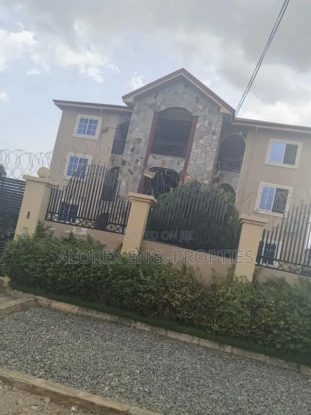 3bdrm Apartment in Air Condition, Oyarifa Mall Area for rent · Photo 1