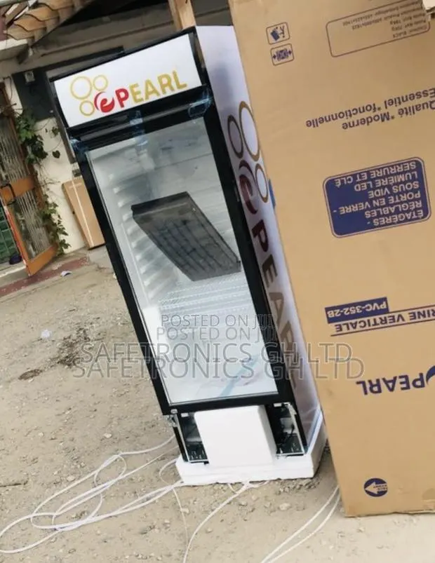 Ultra Good Singledoor Pearl PVC-316 235 Liters Display Fridge · Photo 1