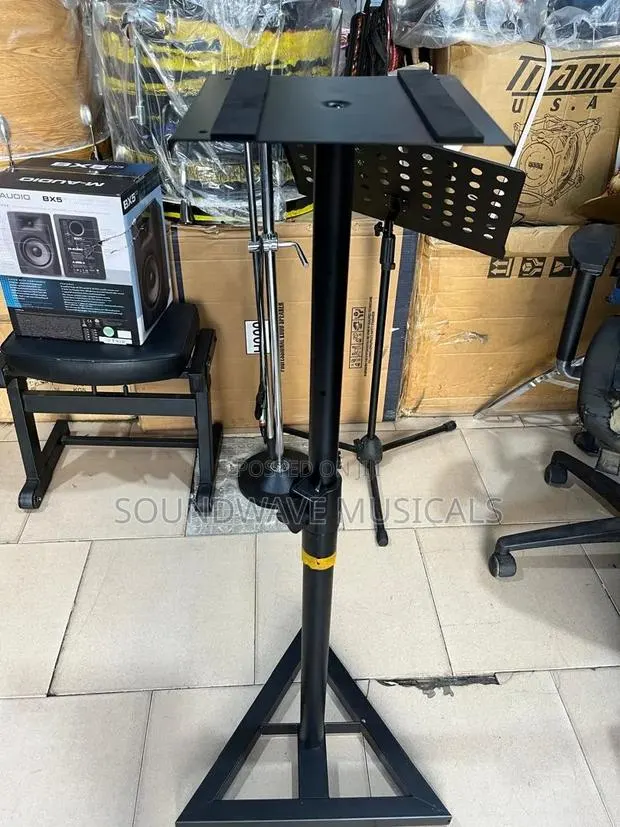 Studio Monitor Stand · Photo 1