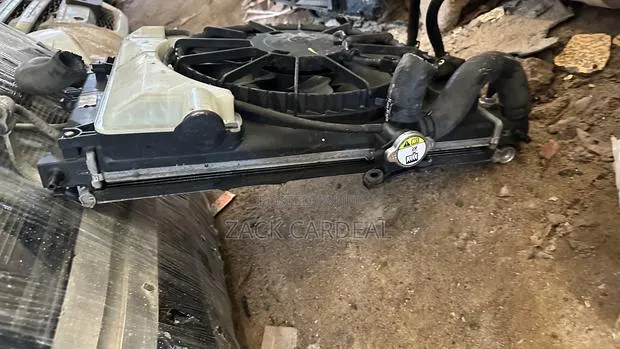 Hyndai Elantra 2014-2015 Radiator Tank and Condenser Available · Photo 1