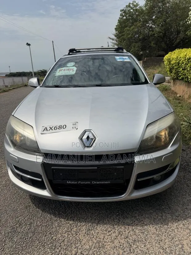 Renault Laguna 2.0T Dynamic 2012 Silver · Photo 1