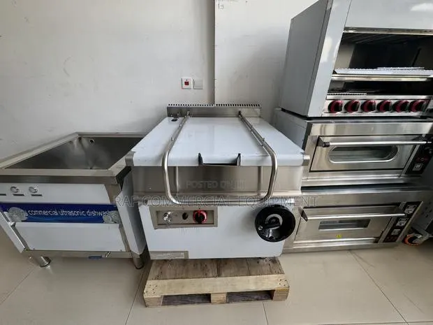 Commercial Gas Tilting Braising/Bratt Pan · Photo 1