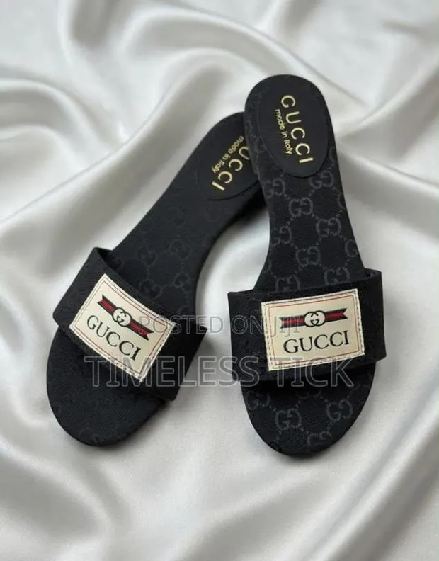 Ladies Slippers · Photo 1