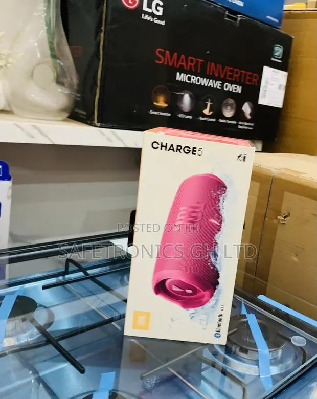 Massive JBL CHARGE 5 - Portable Bluetooth Speaker · Photo 1