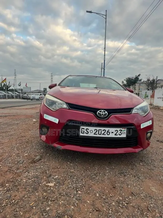 Toyota Corolla 2014 Red · Photo 1