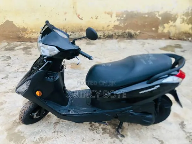 Yamaha 2024 Black · Photo 1
