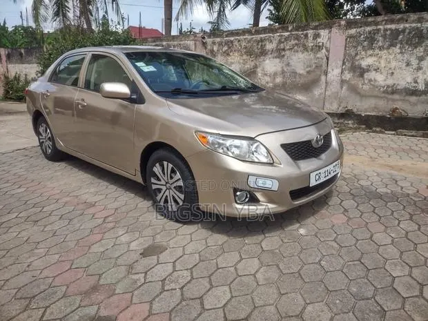 Toyota Corolla LE 4dr Sedan (1.8L 4cyl 4A) 2010 Gold · Photo 4