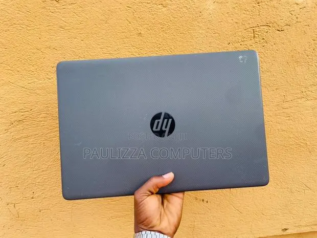 Laptop HP 15-da2933nia 16GB Intel Core i7 SSD 256GB · Photo 1