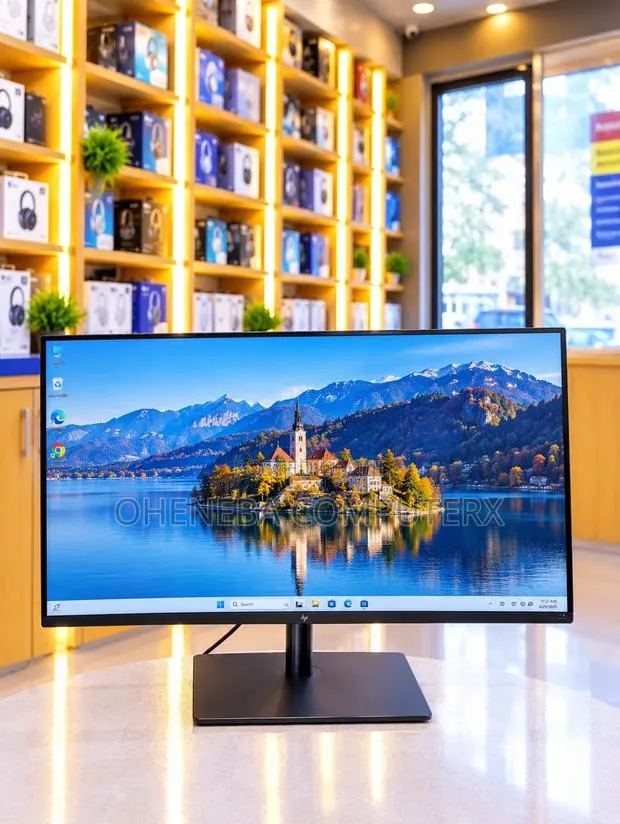 HP Z32 Professional Monitor Uhd 4k Ips, Led,hdmi,USB-C · Photo 1