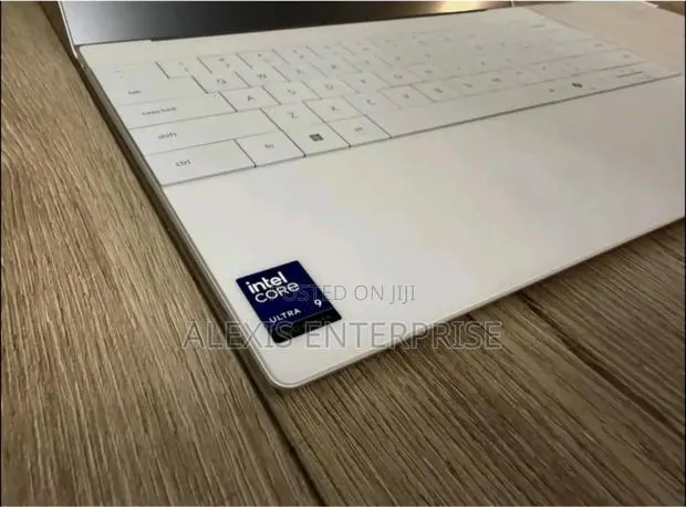 New Laptop Dell XPS 13 16GB Qualcomm Snapdragon X Plus SSD 1T · Photo 1