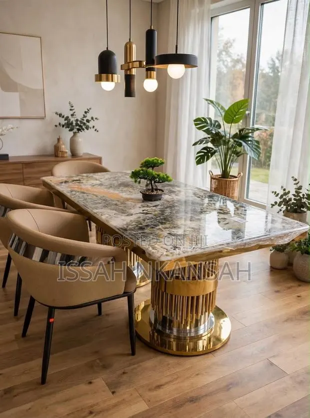 Luxury Marble Dining Set · Photo 1