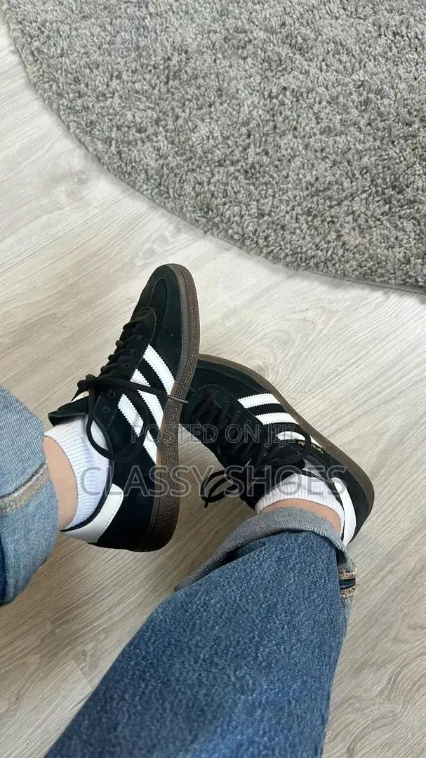 Adidas Spezial Black and White Edition · Photo 1