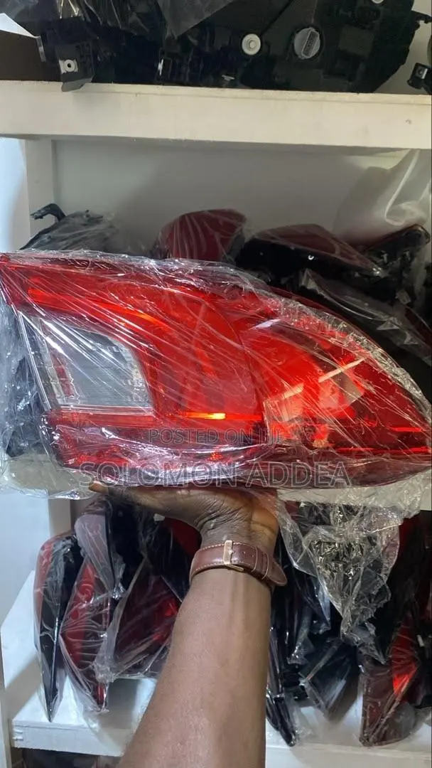 Honda Accord 2019 Tail Light · Photo 1