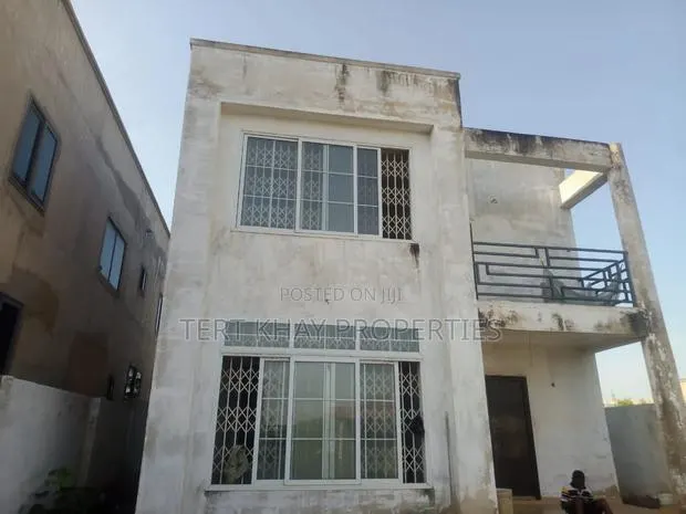 4bdrm House in Lashibi for sale · Photo 1