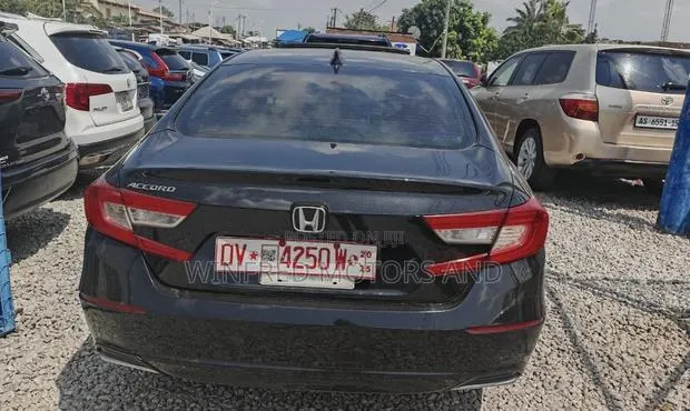 Honda Accord Touring 2.0T 2018 Black · Photo 1