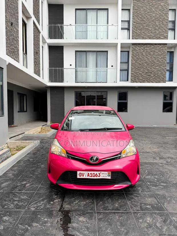 Toyota Vitz 1.3 FWD 5dr 2015 Pink · Photo 1
