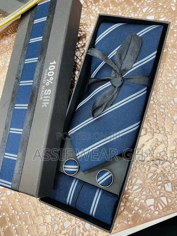 Complete Set of Neck Tie and Accessories · Photo 1