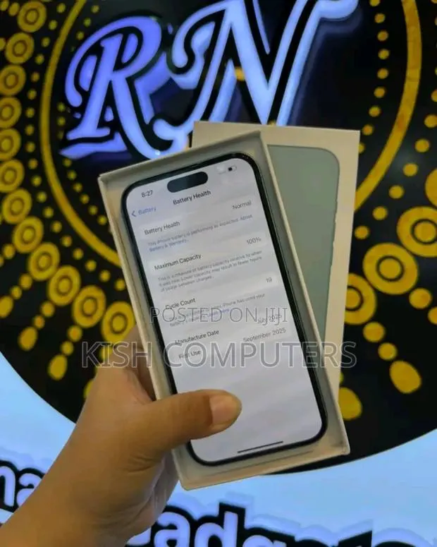 New Apple iPhone 16 128 GB Gray · Photo 1