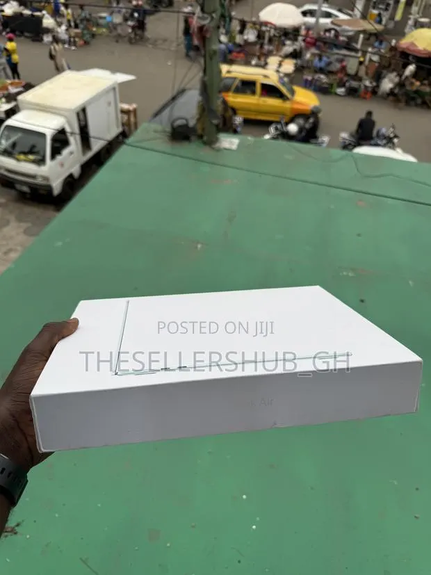 New Laptop Apple MacBook Air 2026 M5 16GB Apple M5 SSD 1T · Photo 1