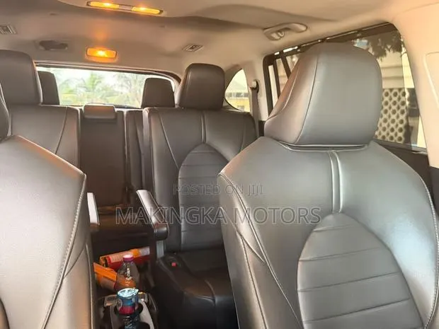 Toyota Highlander XLE AWD 2020 White · Photo 1