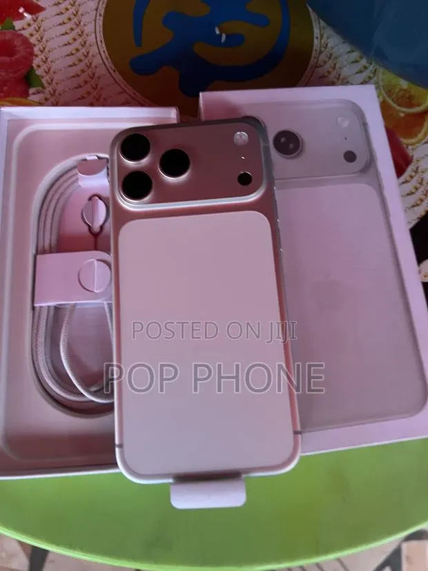 New Apple iPhone 17 Pro Max 512 GB Silver · Photo 1