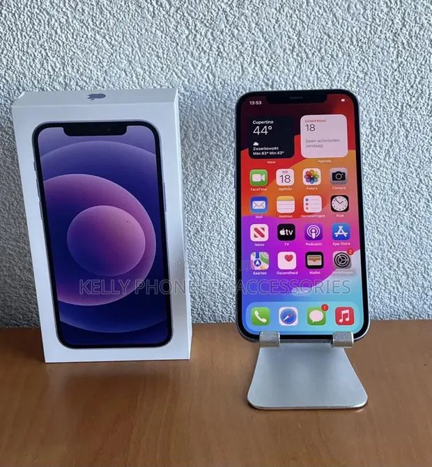 New Apple iPhone 12 64 GB White · Photo 1