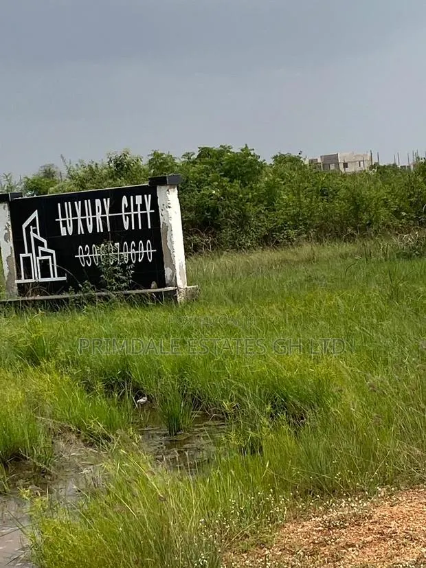 Luxury City Afienya Estate for Sale · Photo 1