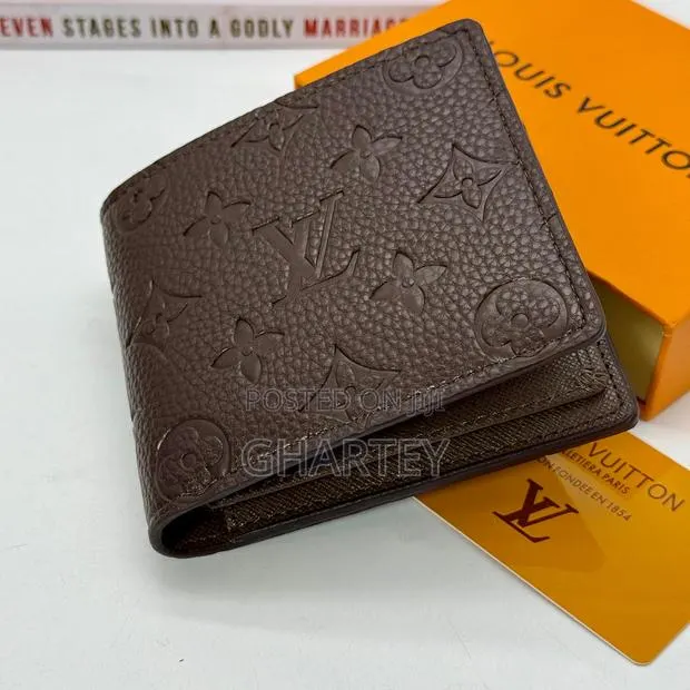 Leather Louis Vuitton Luxury Men’S Pocket Wallet · Photo 1