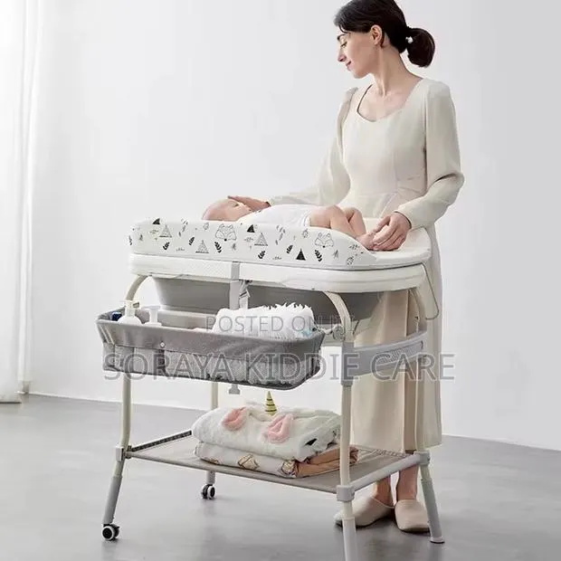 Toimoys Baby Bath and Changing Table · Photo 1