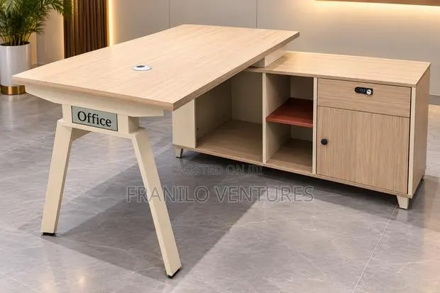 L Shaped Executive Office Desk · Photo 1