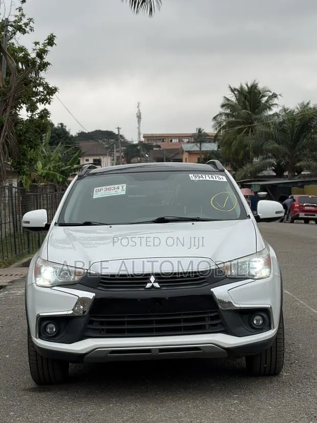 Mitsubishi Outlander Sport 2.0 ES 2016 White · Photo 1