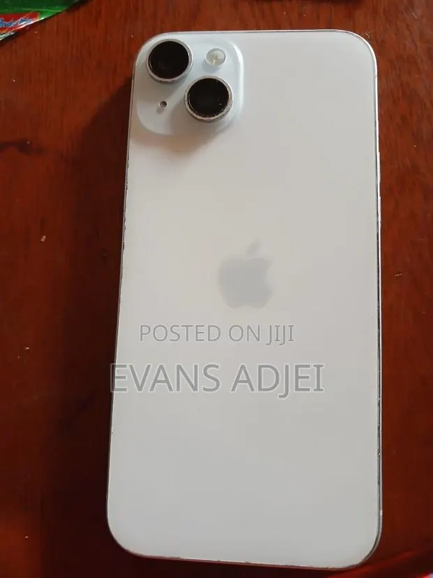 Apple iPhone 15 Plus 128 GB White · Photo 1