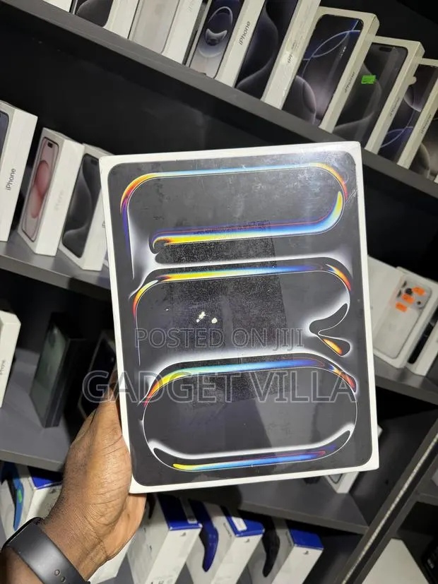 New Apple iPad Pro 13 (2025) 1 TB Gray · Photo 1
