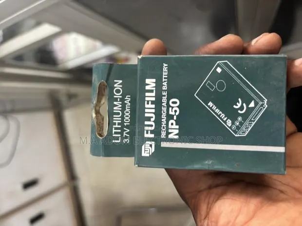 Fujifilm Np-50 Rechargeable Camera Battery · Photo 1