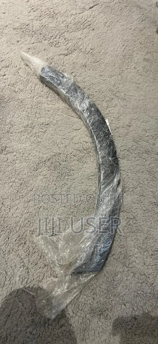 Audi Q8 Right Rear Fender Mould · Photo 1
