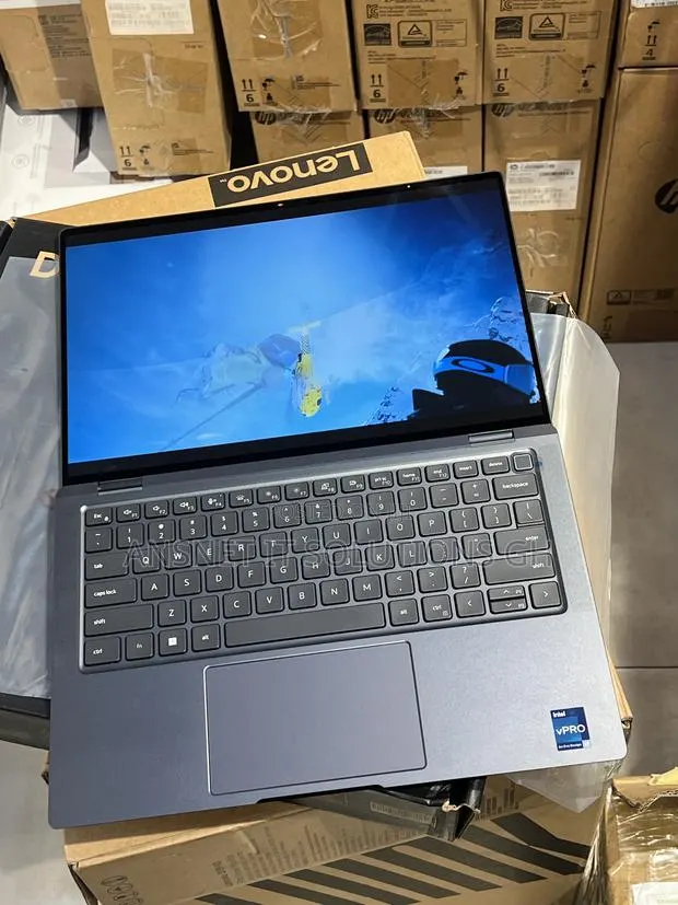 New Laptop Dell Latitude 9430 16GB Intel Core i7 SSD 512GB · Photo 1