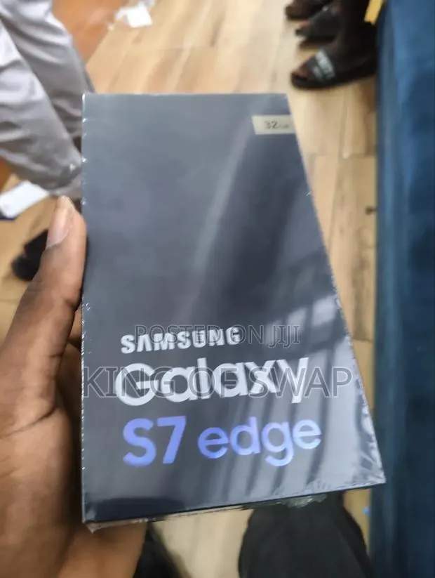 New Samsung Galaxy S7 edge 32 GB Black · Photo 1