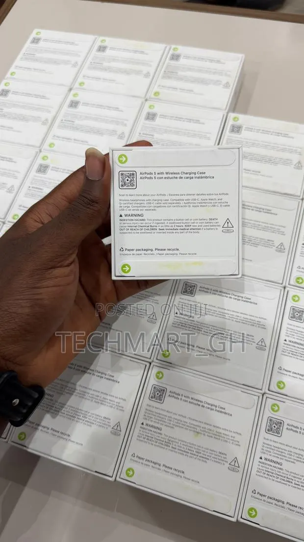 Original Apple Airpods 5 With Active Noice Cancellation · Photo 1