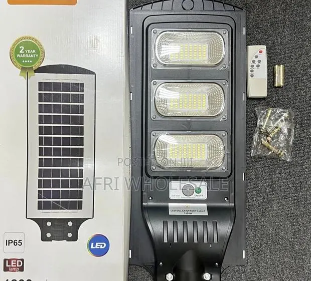 Durable Bright Solar Streetlight Complete Street Lights Remote Panel · Photo 1