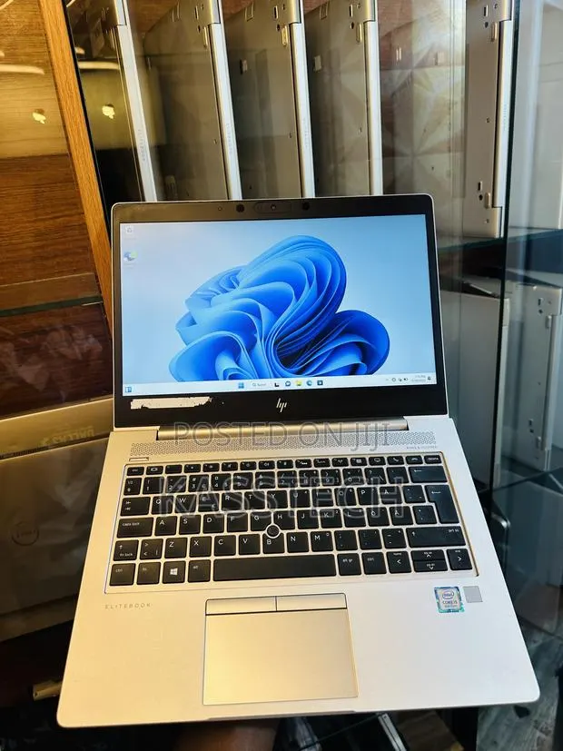 Laptop HP EliteBook 830 G6 8GB Intel Core I5 SSD 256GB · Photo 1